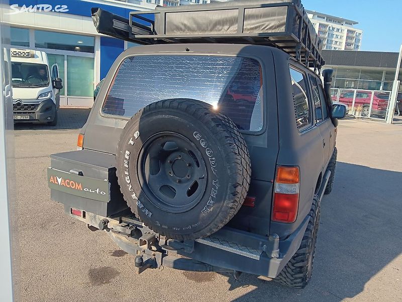 Toyota Land Cruiser 4.2 D 118kW - fotka 6 z 24