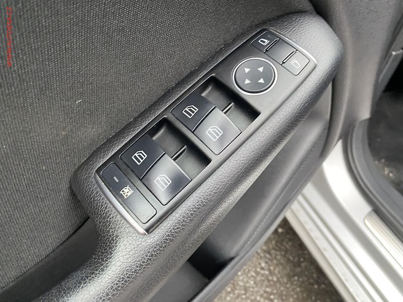 Mercedes-Benz Třídy B (2012) 1.6i B200, AT, bixen, navi, - fotka 13 z 18
