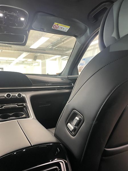 Omoda 9 (2025) Omoda 9 PHEV Premium  - fotka 20 z 22