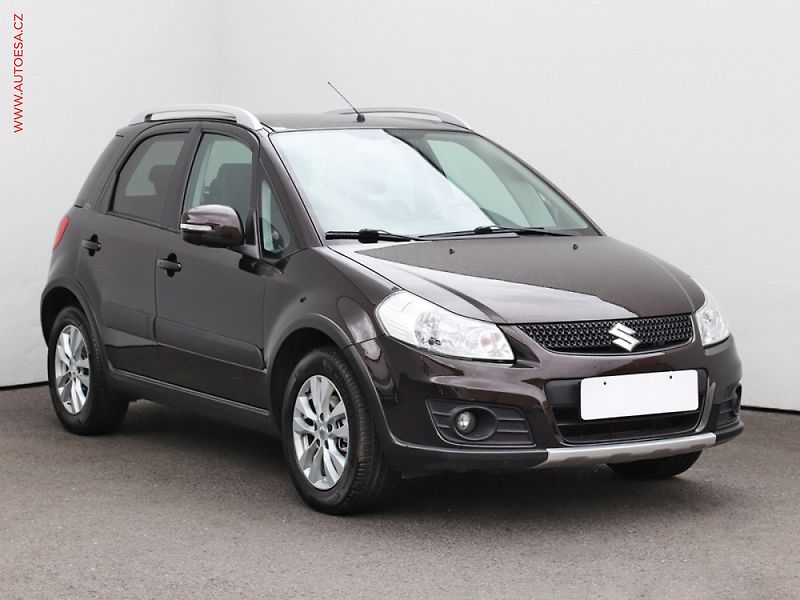 Suzuki SX4 (2013) 1.6, Style, navi, +kola - fotka 1 z 3