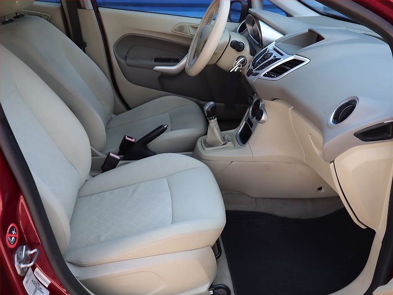 Ford Fiesta (2009) 1.6 TDCi, Tempomat - fotka 9 z 15