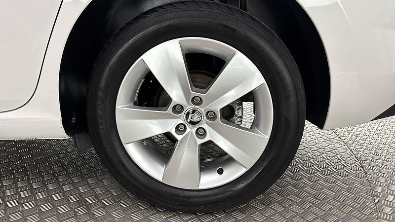 Škoda Scala 1.5 TSI DSG Style - fotka 19 z 26