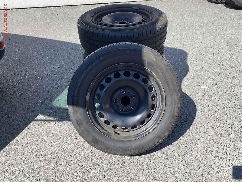 Volkswagen Sharan (2012) 2.0 TDI, 2.maj,ČR, servis - fotka 17 z 17