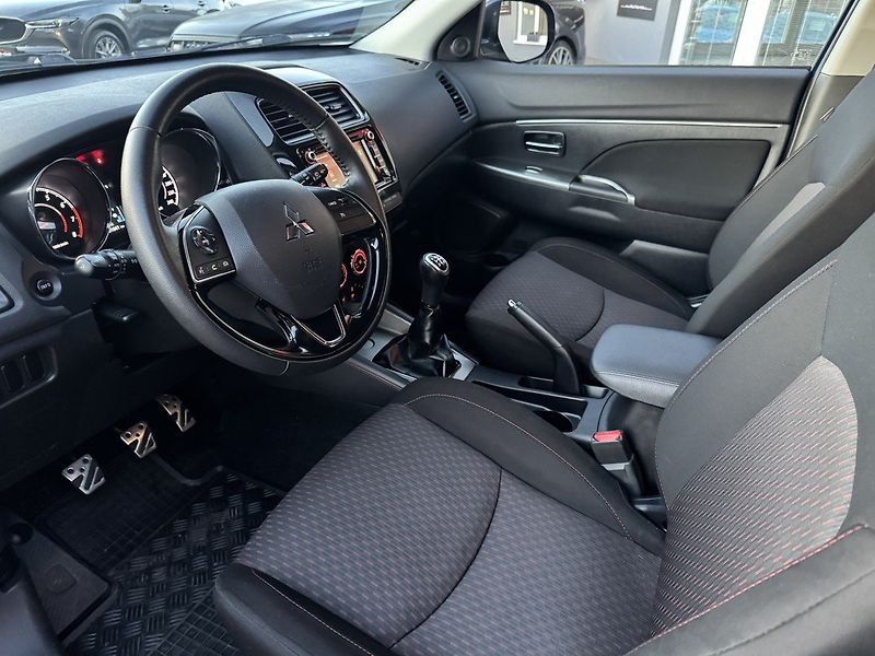 Mitsubishi ASX (2018) 1.6i Mivec Xenony Navi Kamera - fotka 23 z 46