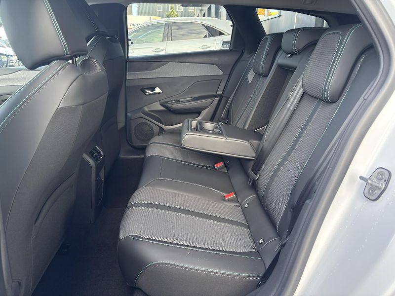 Peugeot 308 ALLURE 1.5 BlueHDi 96 kW - fotka 5 z 24