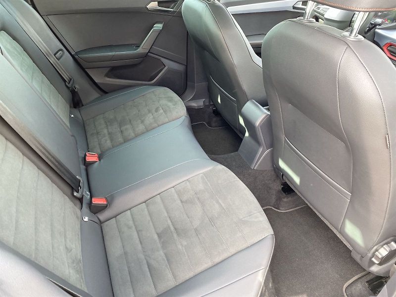 Seat Arona (2023) 1.0 TSI DSG FR - fotka 9 z 35