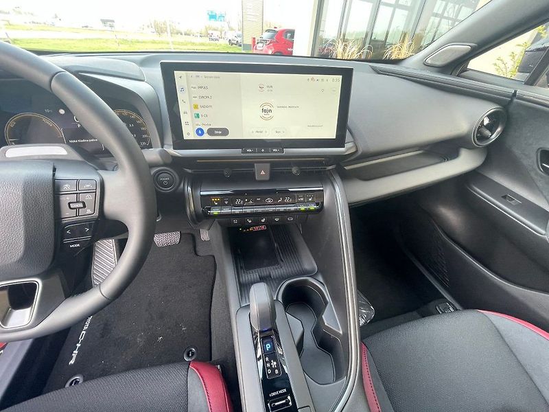 Toyota C-HR 2.0 Hybrid automat Tokio Editi - fotka 21 z 33
