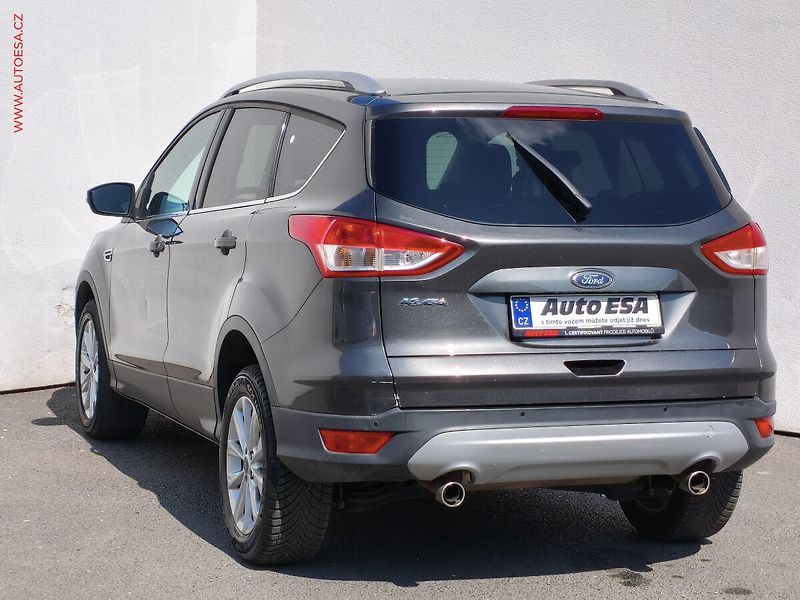 Ford Kuga (2015) 2.0 TDCi, Titanium - fotka 6 z 19