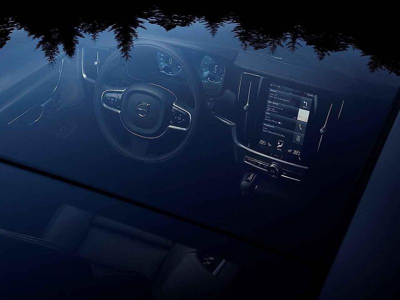 Volvo V90 Cross Country.