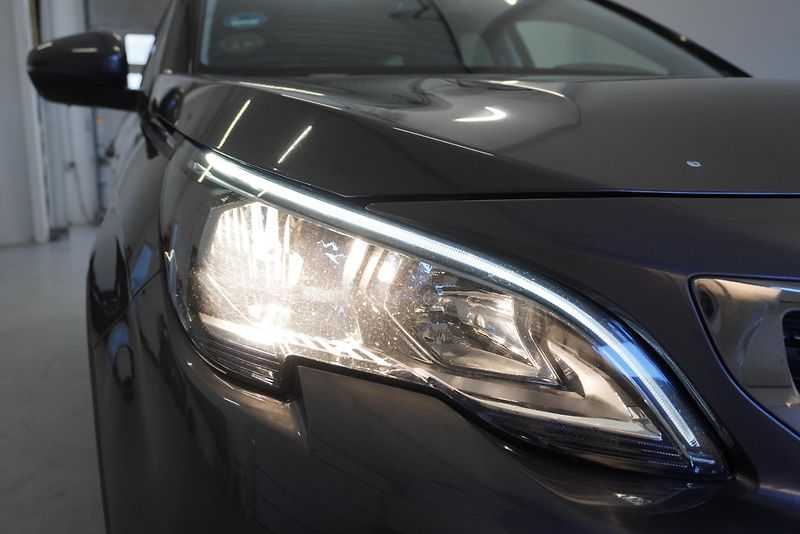 Peugeot 5008 1.6 E-THP ALLURE AUT. - fotka 10 z 32
