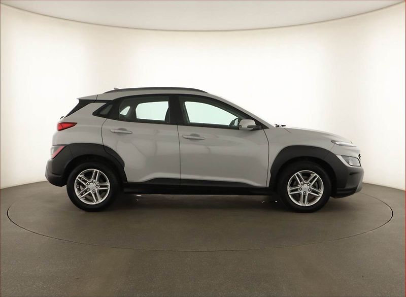 Hyundai Kona (2023) Comfort 1.0 T-GDI MHEV, ČR - fotka 6 z 14