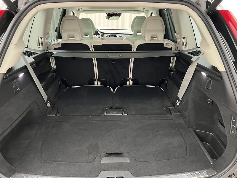 Volvo XC90 B5 AWD INSCRIPTION REZERVACE - fotka 5 z 44
