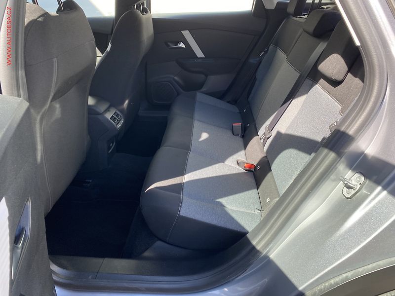 Citroën C4 (2022) 1.2 PT, Feel, LED, kamera - fotka 10 z 19