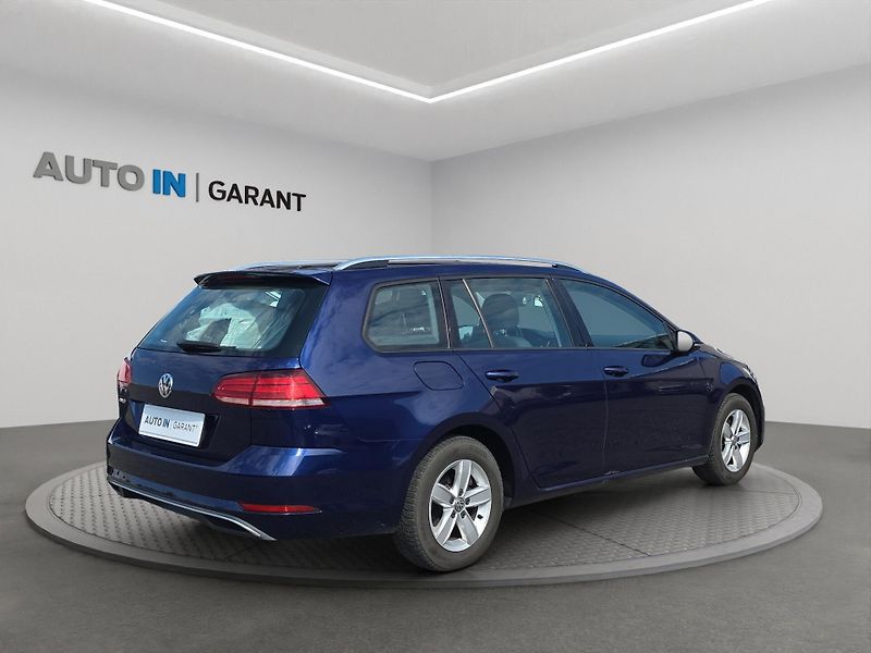 Volkswagen Golf (2018) VARIANT 1.0 TSi 81kW, ČR, serv - fotka 5 z 23