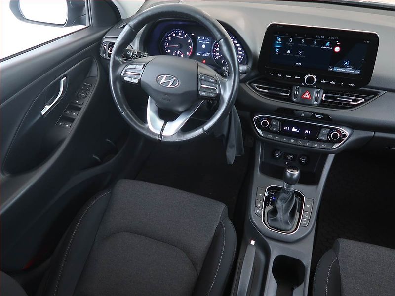 Hyundai i30 (2021) 1.5 T-GDI MHEV, Automat - fotka 7 z 12