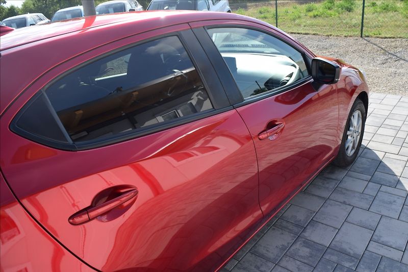 Mazda 2 1,5 i 66KW NÍZKÉ KM NOVÁ STK - fotka 10 z 49