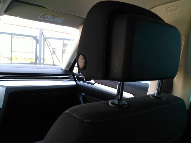 Volkswagen Passat 1,4 TSI  /110 kW/  - fotka 12 z 45