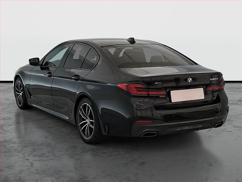 BMW Řada 5 (2021) 540d xDrive - fotka 4 z 16