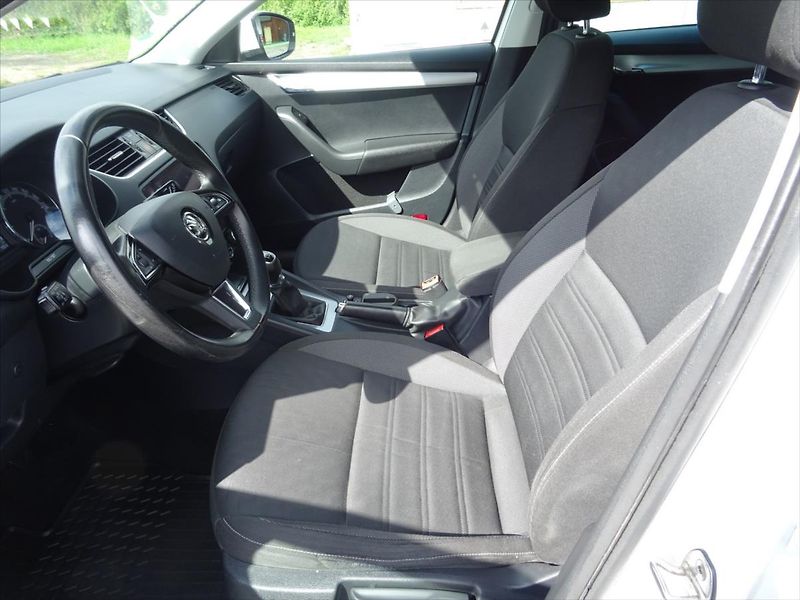 Škoda Octavia 1,0 TSi 85 kw - fotka 9 z 19