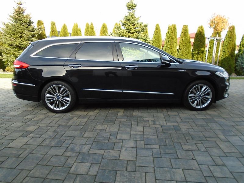 Ford Mondeo 2,0Tdci 140kW Vignale 8AT Navi - fotka 7 z 50