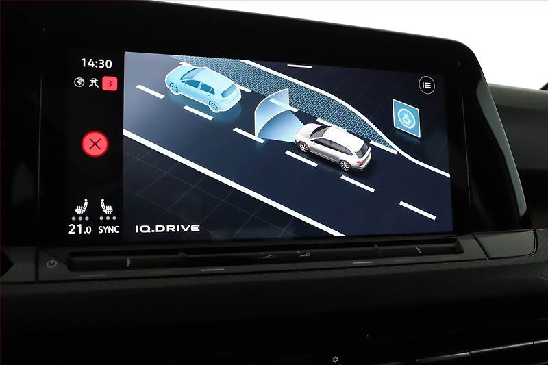 Volkswagen Golf (2022) R-Line 1.5 TSI - fotka 18 z 20