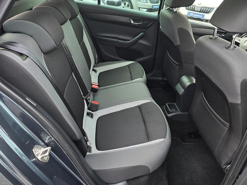 Škoda Fabia 1.2TSI NAVI 100% STAV 1Majitel - fotka 18 z 26