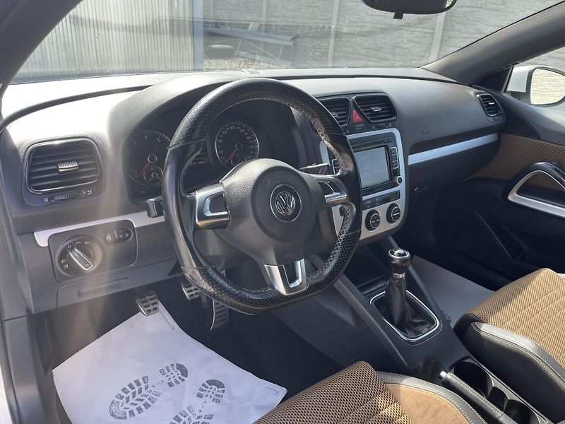 Volkswagen Scirocco 1.4TSi 125PS SPORT EDITION TOP - fotka 102 z 178