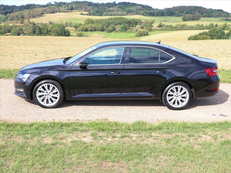 Škoda Superb 2,0 TDI 147kW 4x4 DSG Style+ C - fotka 4 z 34
