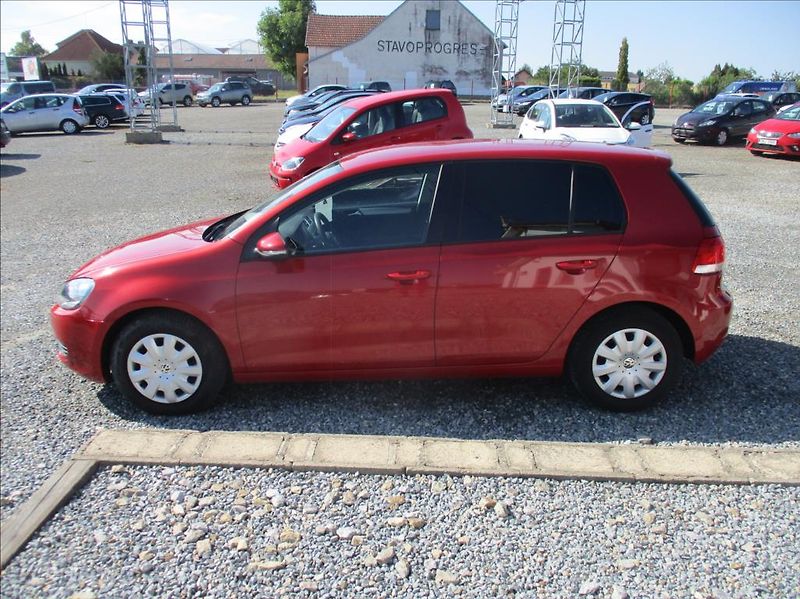 Volkswagen Golf 1,4 i 16v, aut.klima,servis, - fotka 4 z 29