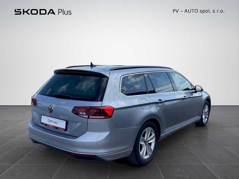 Volkswagen Passat (2021) 1.5 TSI 110 kW DSG Business - fotka 2 z 34