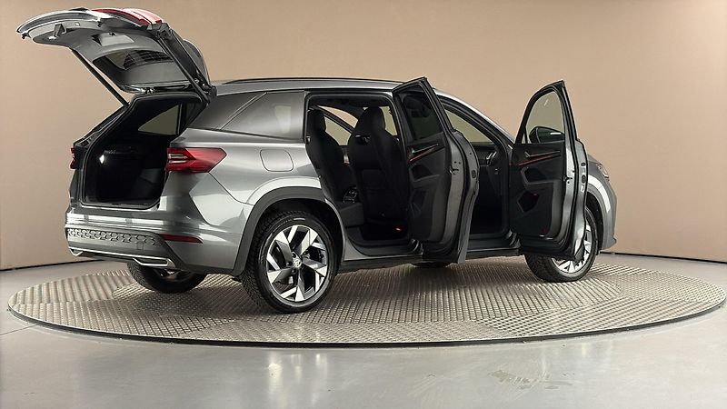 Škoda Kodiaq 2.0 TDI DSG 4x4 Sportline - fotka 6 z 33