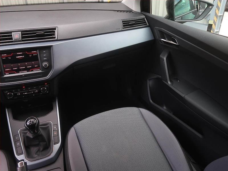 Seat Arona (2019) 1.0 TSI, Tempomat - fotka 8 z 17