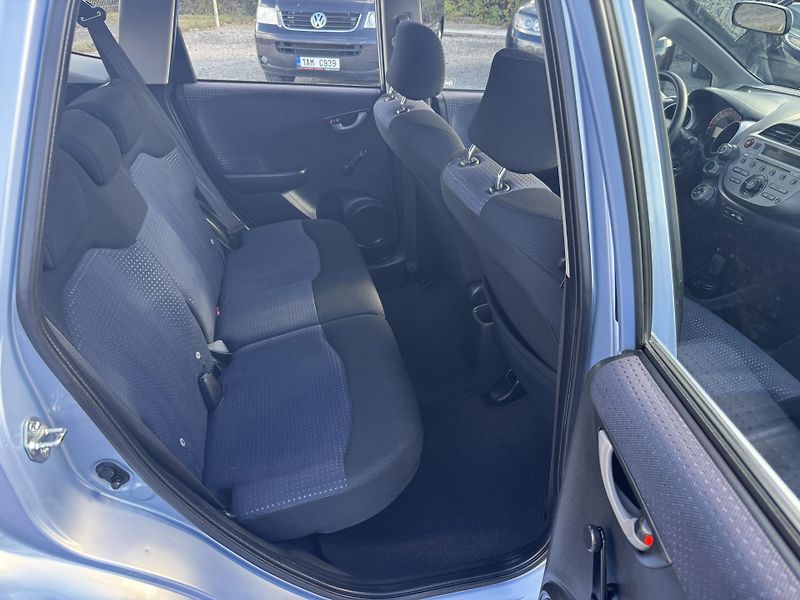 Honda Jazz (2009) 1.2i, 1MAJITEL,82TIS.KM,PĚKNÉ - fotka 29 z 39