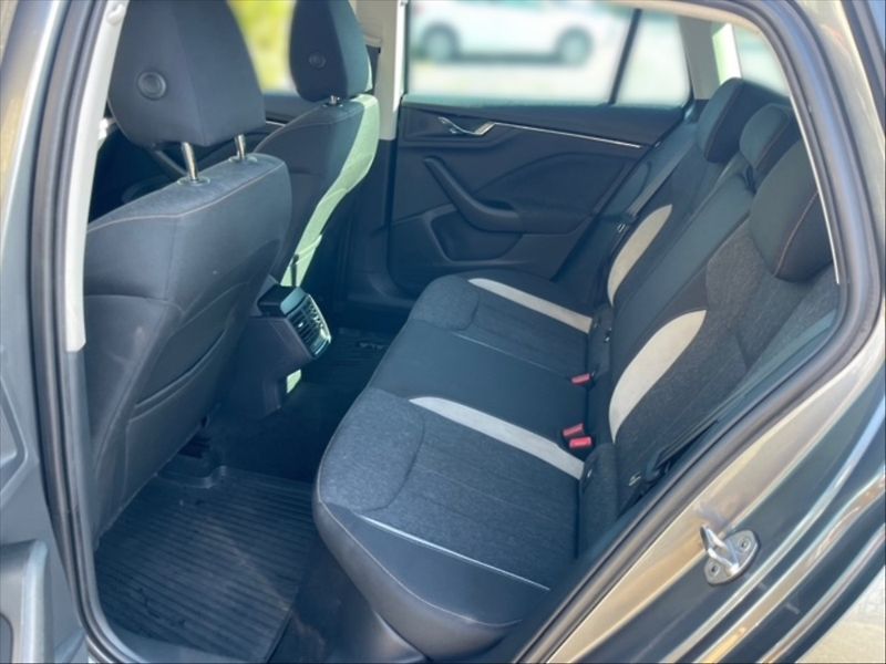 Škoda Scala 1,5 TSI 110 Style AT - fotka 8 z 10