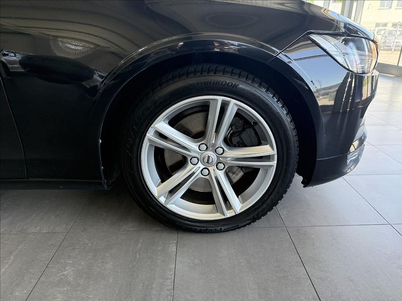 Volvo S90 2,0   173 kW,D5,4x4 - fotka 29 z 33