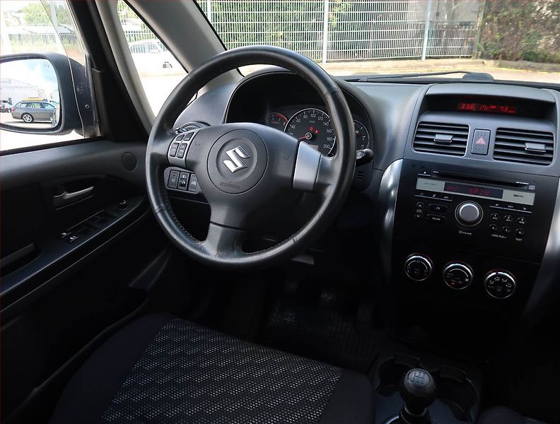 Suzuki SX4 (2007) 1.6 VVT, po STK, Tažné - fotka 7 z 17