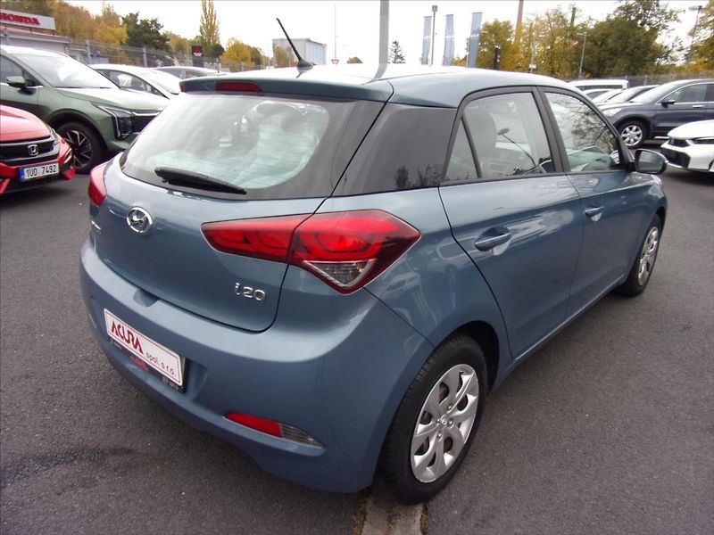 Hyundai i20 1,3 Classic - fotka 3 z 26