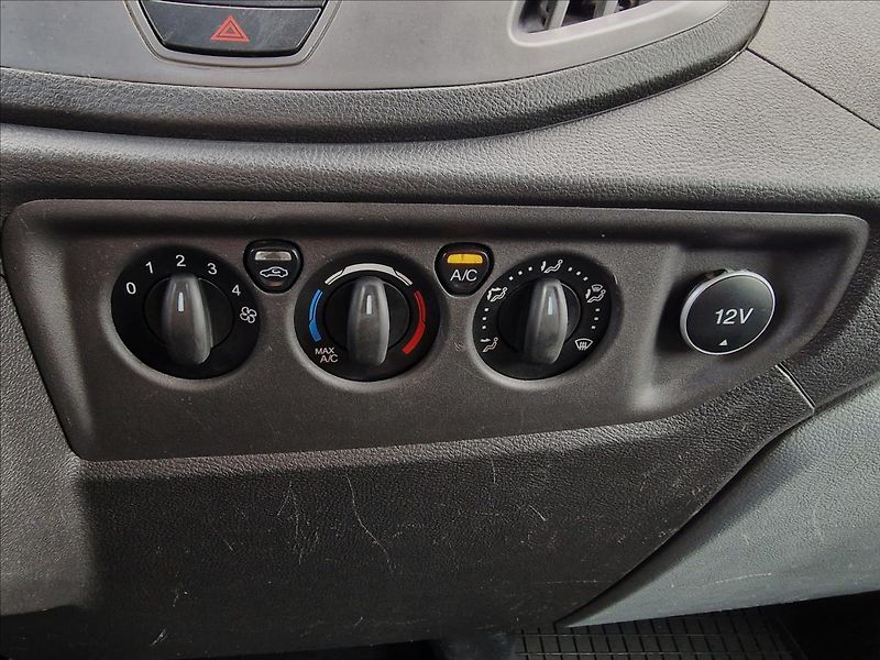 Ford Transit 2.0TDCi 96kw L2, 9-míst, ČR - fotka 28 z 39