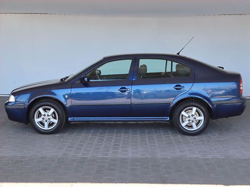 Škoda Octavia (2008) 1.6, Serv.kniha, po STK - fotka 3 z 15
