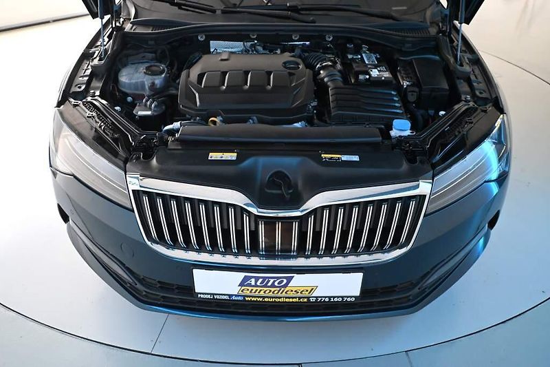Škoda Superb (2022) 2.0 DSG LED VIRTUAL ACC Kamera - fotka 33 z 36