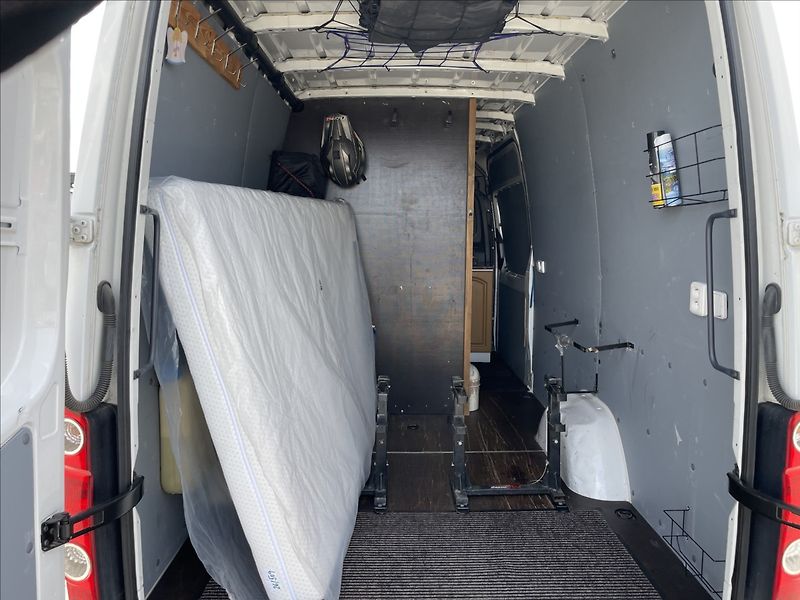 Volkswagen Crafter 2,0 TDi 120kw polointegrovaný - fotka 28 z 42