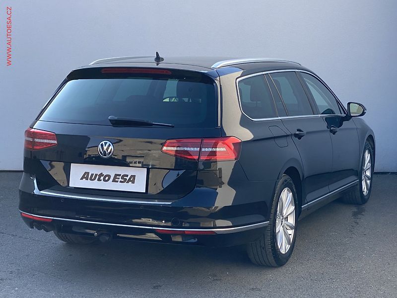 Volkswagen Passat (2015) 2.0 TDi, Highline, LED, navi - fotka 4 z 20