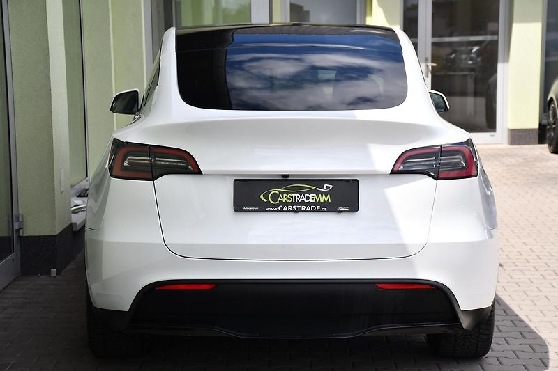 Tesla Model Y LONG RANGE DUAL REZERVACE - fotka 10 z 38