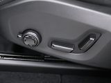 Volvo XC60 2.0 B4 145kW R-Design CZ Aut. - náhled 17