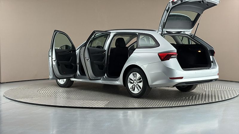 Škoda Octavia 2.0 TDI Ambition Combi - fotka 7 z 25