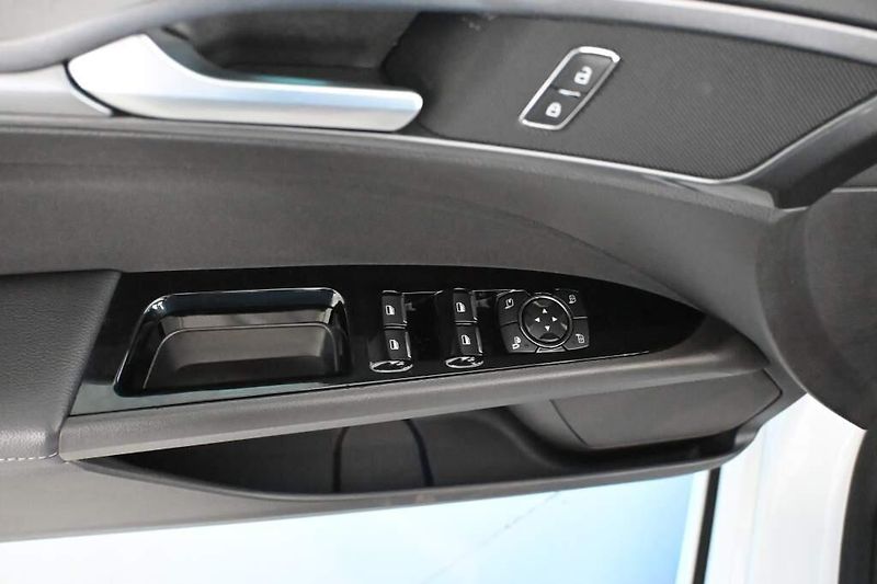 Ford Mondeo (2022) 2.0 LED ACC SONY 8AT Tažné ECO - fotka 15 z 36