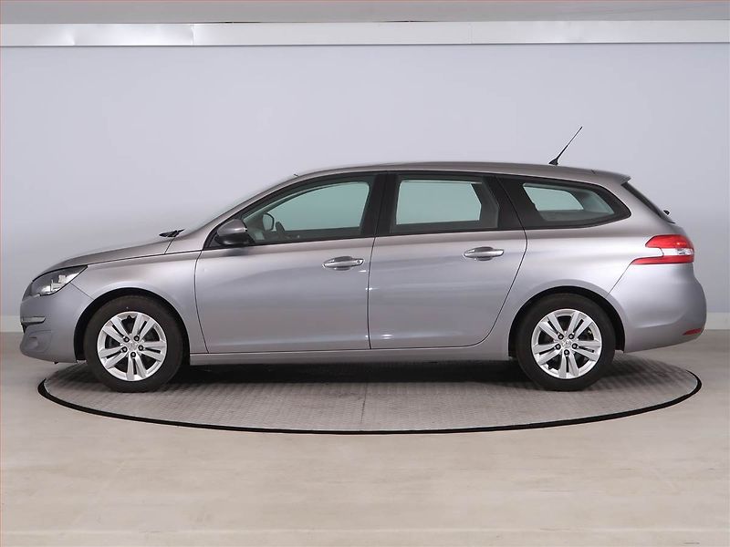 Peugeot 308 (2017) 1.2 PureTech, ČR,1.maj - fotka 3 z 17