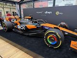 Vůz stáje McLaren obdivují fanoušci Formule 1 na brněnském Zelném trhu od soboty. Podívat se na něj mohou do úterý 27. května.