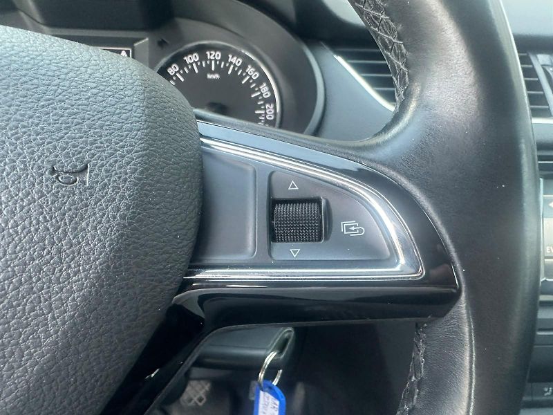 Škoda Octavia (2015) 1.6TDi, 77KW, VYHŘ.SED.,TEMP. - fotka 16 z 24