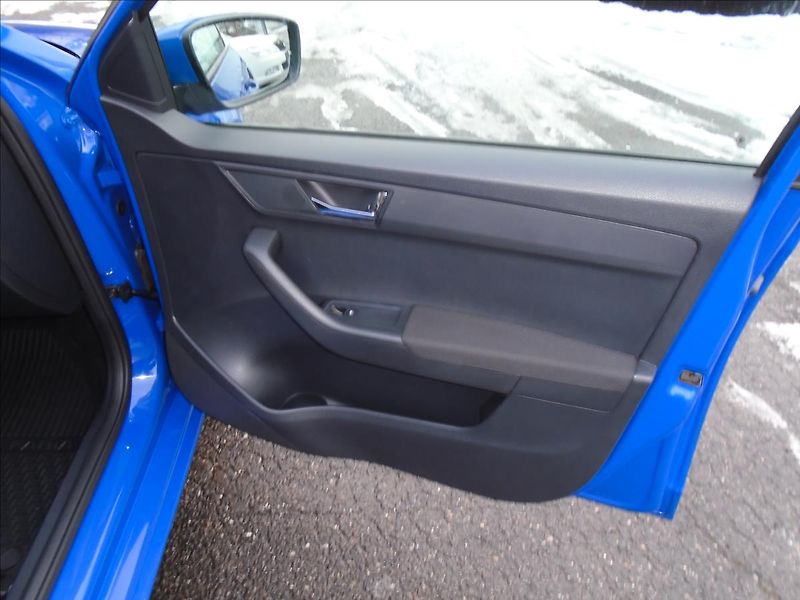 Škoda Fabia 1,0 - fotka 18 z 26